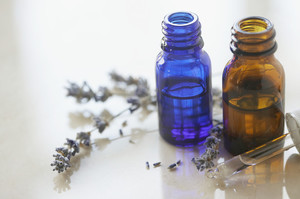 Arzneimittel in kleinen Flaschen der Dr. Schittenhelm Pharma